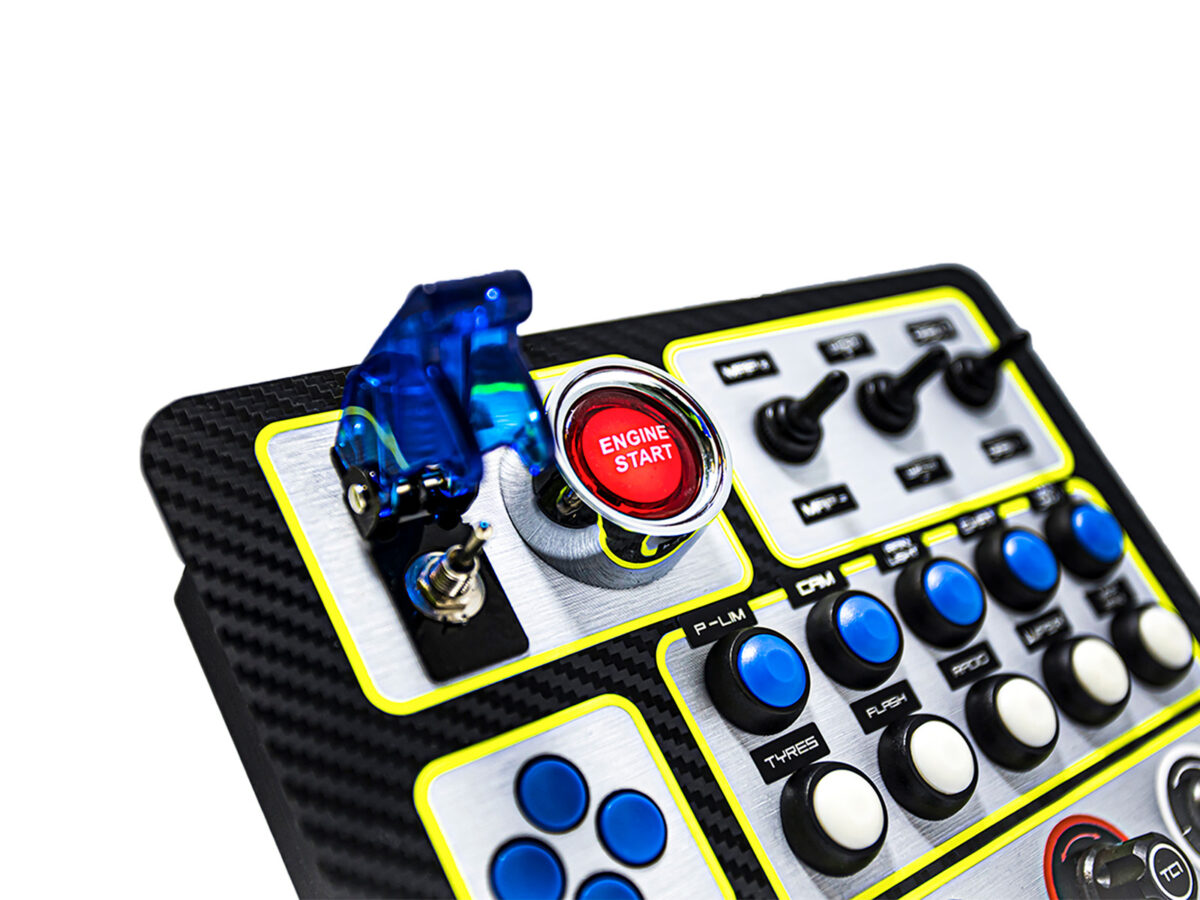 ButtonBox Panel - Közelről, világító Engine Start gomb
